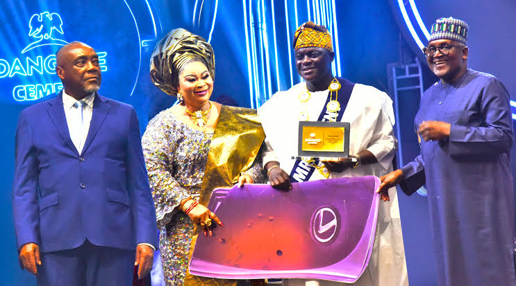 Dangote Cement Disburses ₦15bn in Cash, Incentives to Reward Top Distributors Photo